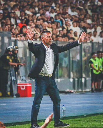 Fernando Gamboa dirigió a Sport