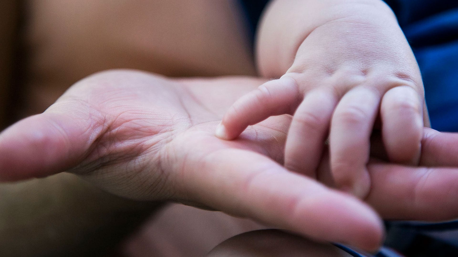 La sentencia judicial priorizó los derechos del recién nacido y permitió una entrega en el hospital, lejos de espacios institucionales formales