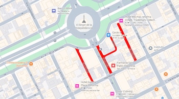 Según testimonios de asistentes, las calles aledañas al Ángel de la Independencia no contaban con señalización para controlar el flujo de personas. (Crédito: Google Maps)