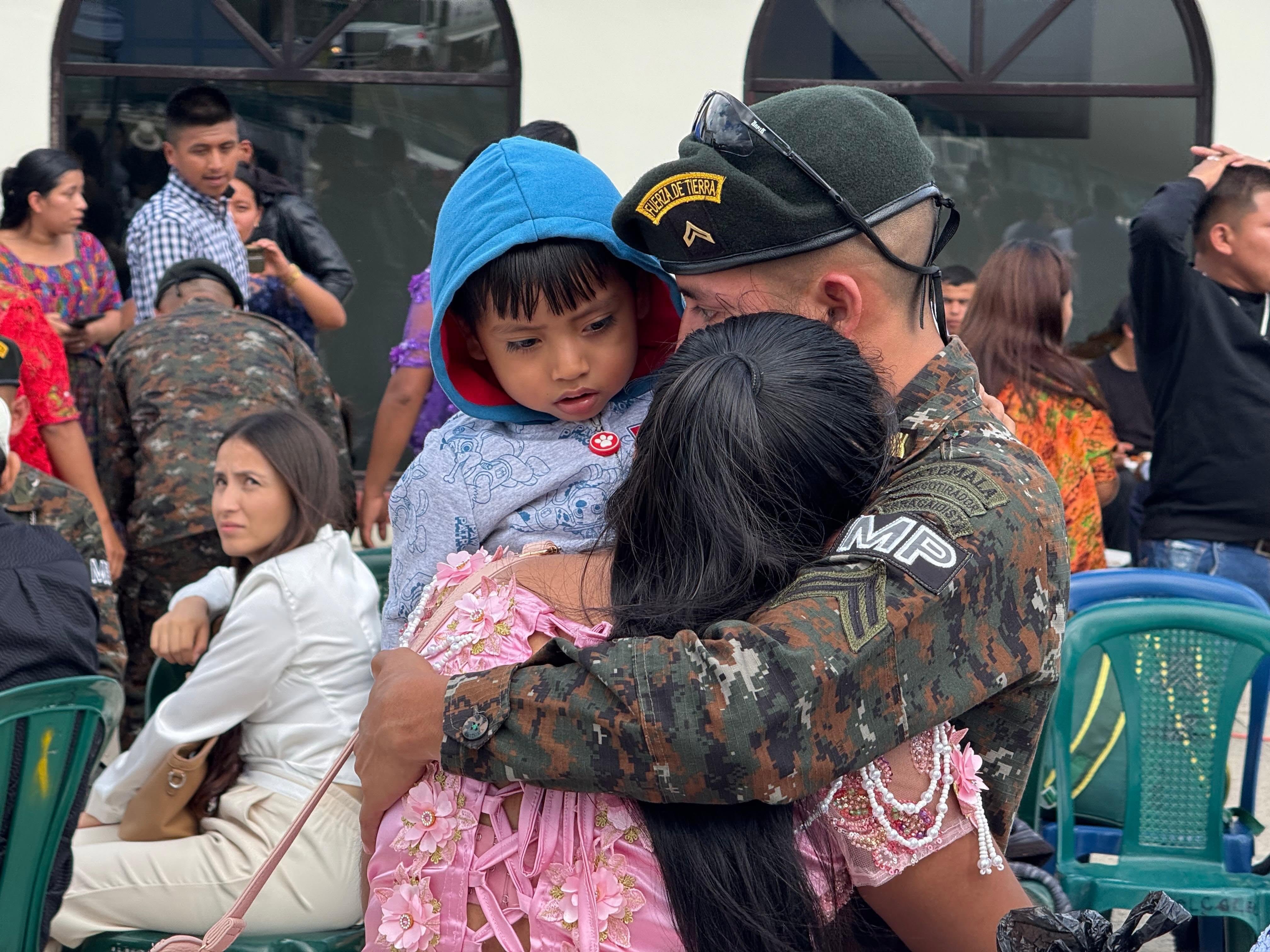 Guatemala envió un nuevo contingente militar a Haití, mientras cuatro salvadoreños siguen desaparecidos tras una emboscada en el país caribeño