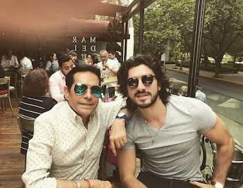 El conductor y entrenador fitness