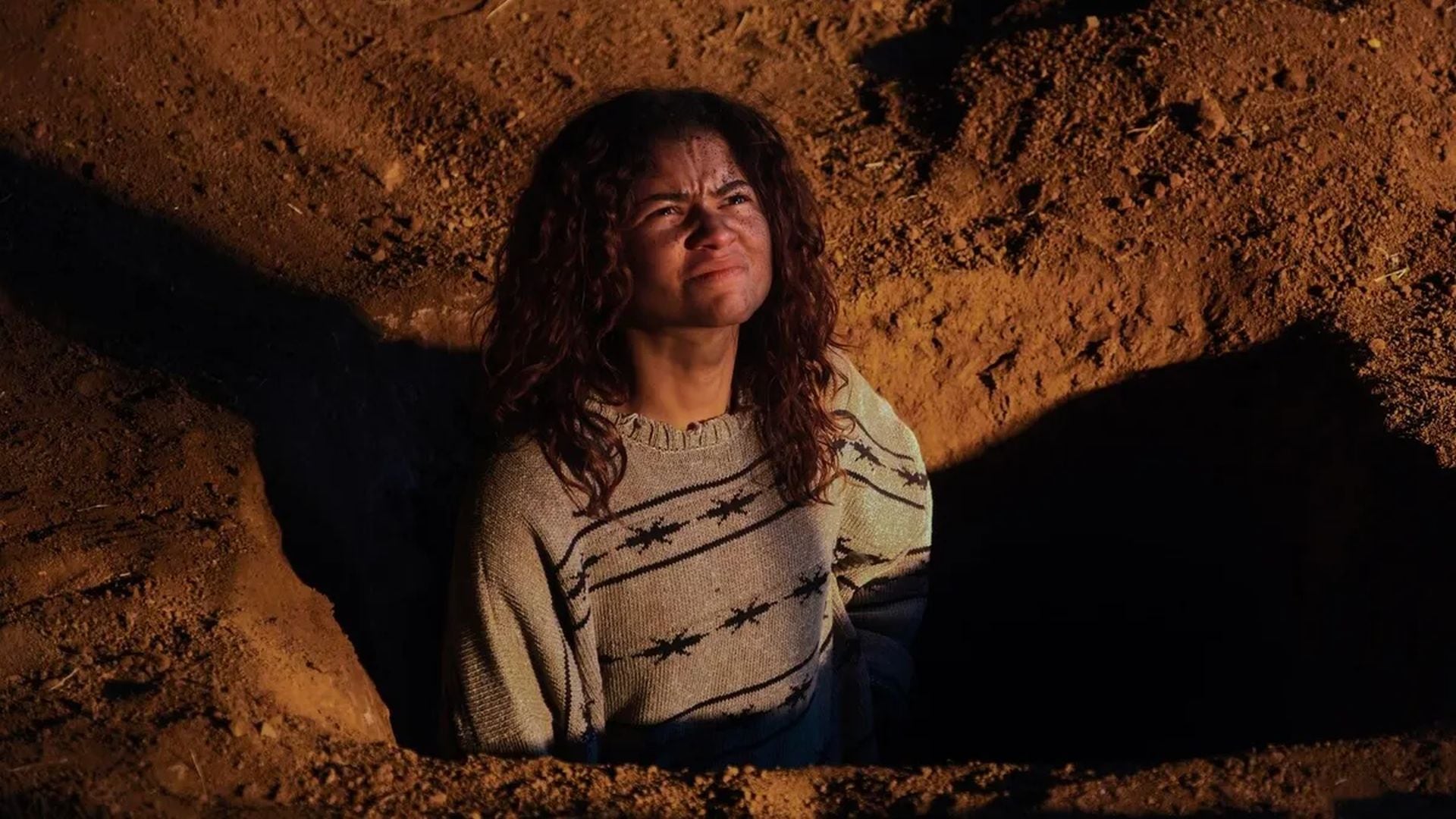 Rue, interpretada por Zendaya, entrega a su amiga Faye a la DEA y mejora su situación legal en el nuevo episodio (HBO)