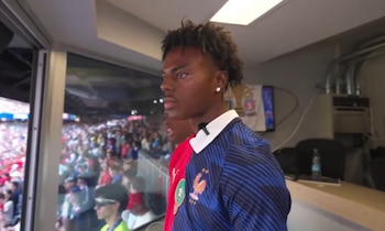 Speed llegó al estadio de Boston con una camiseta mitad francesa y mitad marroquí, tras los pedidos de hinchas de ambas selecciones en redes sociales