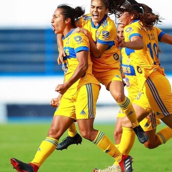 La propia delantera se acercó