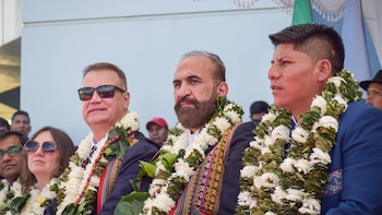 Embajadores de Irán y Rusia participaron en la posesión del gobernador “evista” Leonardo Loza en Bolivia