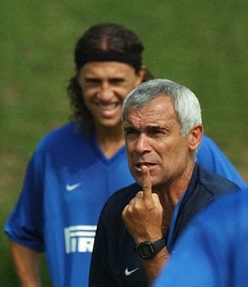 Héctor Cúper dirigió a Hernán Crespo en el Inter de Milán. (Difusión)
