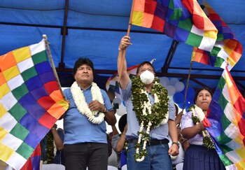Evo Morales y Luis Arce,
