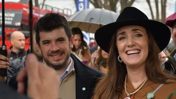 Victoria Villarruel sumó otra foto opositora junto al presidente de la UCR y pidió eliminar las retenciones