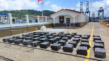 Un doble fondo ocultaba 1,567 paquetes de droga en una embarcación interceptada en Panamá