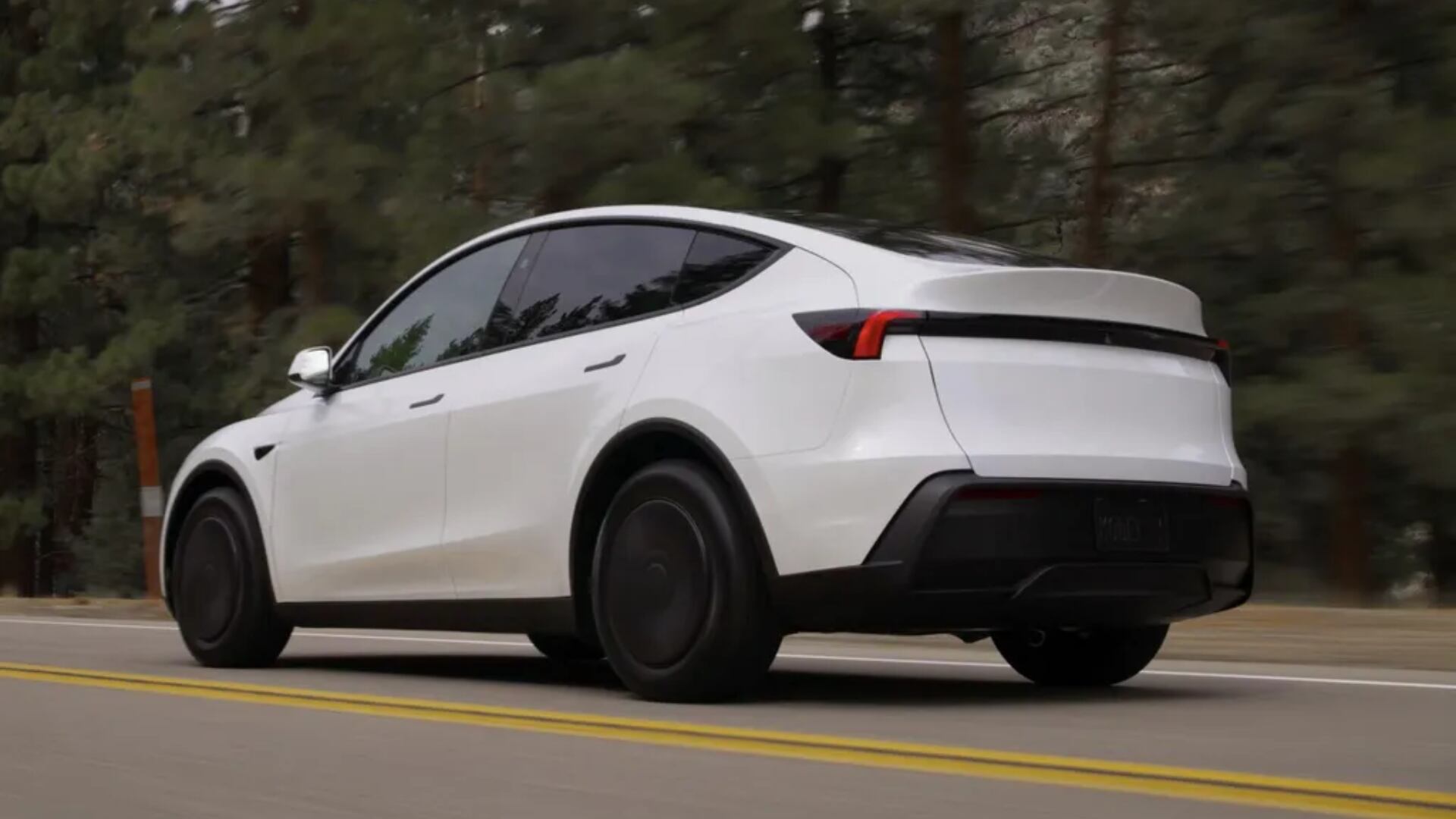 La principal diferencia respecto a ediciones anteriores es la eliminación de elementos que pueden ser considerados prescindibles. (Tesla)