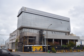 Un edificio de oficinas, en