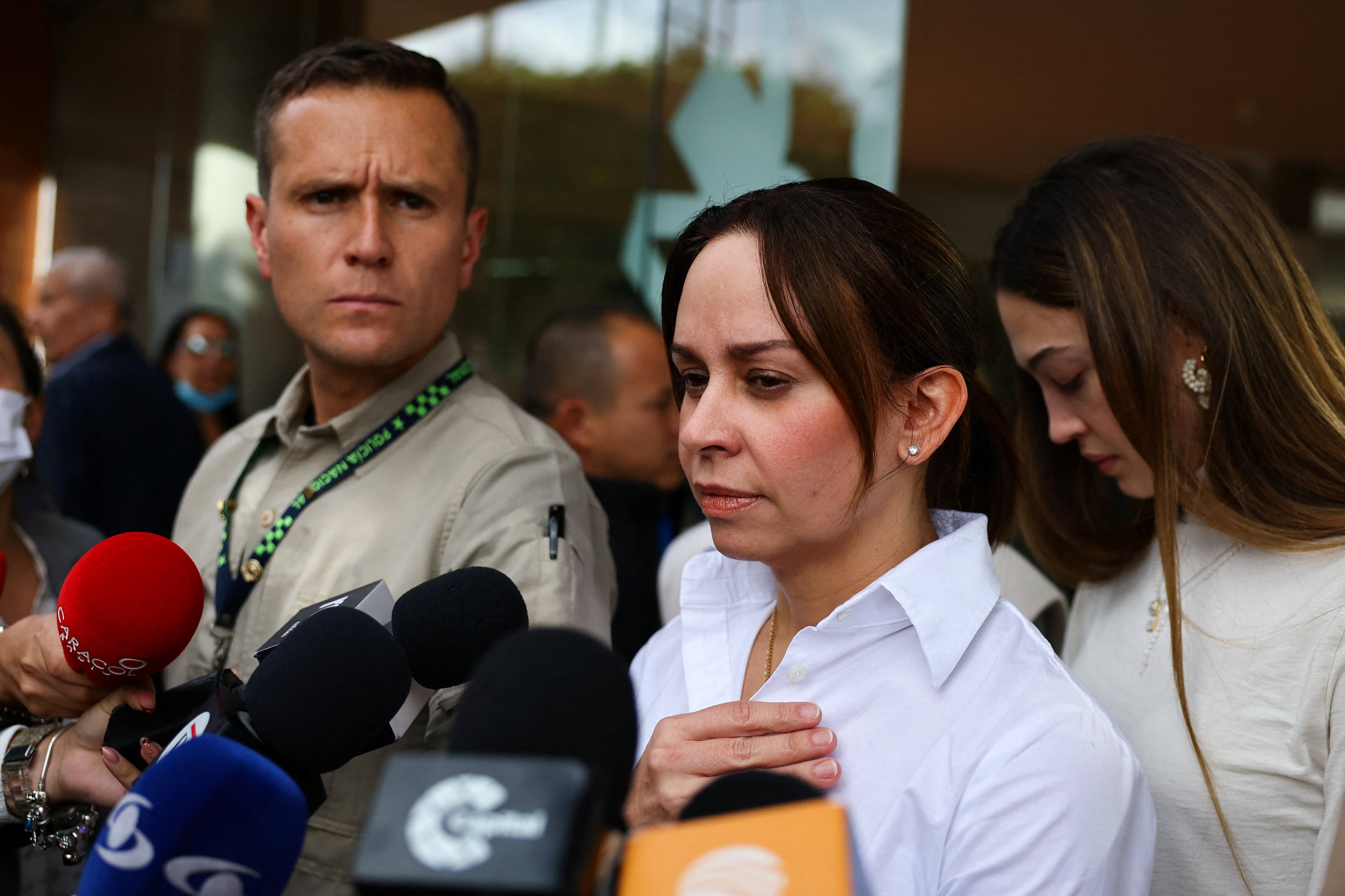 De acuerdo con la viuda del Miguel Uribe, la información habría llegado cerca de dos meses antes del ataque ocurrido en Bogotá en junio de 2025 - crédito Luisa Gonzalez/Reuters