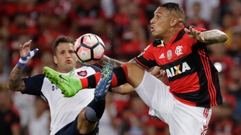 Paolo Guerrero vivió un periodo con luces y sombras en Flamengo. - Crédito: AP