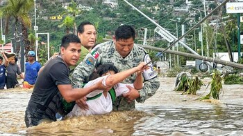 Debido a las inundaciones, miles