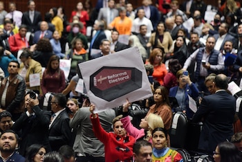 Con 225 votos en contra,