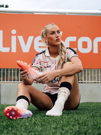 El golazo de Kelci Rose Bowers en la práctica de su club