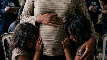 Cambios migratorios en Estados Unidos dejan a madre ecuatoriana embarazada al borde de la deportación pese a su pedido de protección