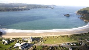 La playa de Lugo con Bandera Azul y una de las temperaturas más suaves de Galicia: entre dunas y perfecta para ir en familia