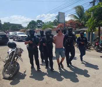 La captura se ejecutó en la aldea La Ceibita, en el Bajo Aguán. Rommel Martínez confirmó la detención ante medios de comunicación. (Foto: Policía Nacional)