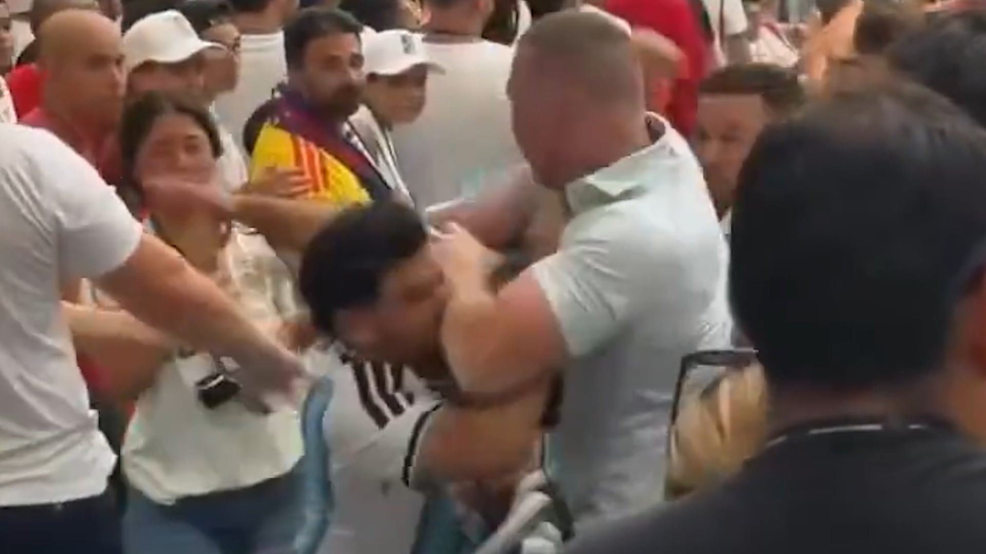 En Miami hubo algunas escaramuzas callejeros entre argentinos e ingleses