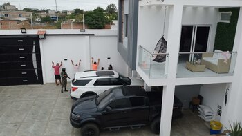 Ecuador: allanaron la casa del