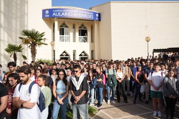 Estudiantes y compañeros de Álvaro