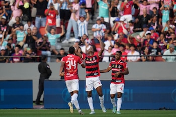 Jugadores del Sporting San Miguelito de Panamá durante un encuentro amistoso contra el Inter Miami de Estados Unidos, el 2 de febrero de 2025. (Foto AP/Matías Delacroix)