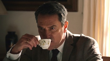 Avance de ‘Sueños de libertad’ del jueves 16 de abril: Nieves y Pablo acercan posturas y Begoña sorprende a Beatriz con una propuesta inesperada