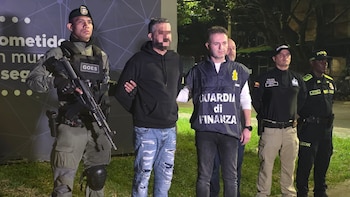 Italiano con circular roja de