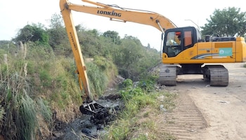 La provincia busca mejorar el escurrimiento del agua en zonas urbanas y rurales frente al riesgo de lluvias intensas