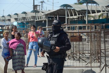 Familiares de presos piden información