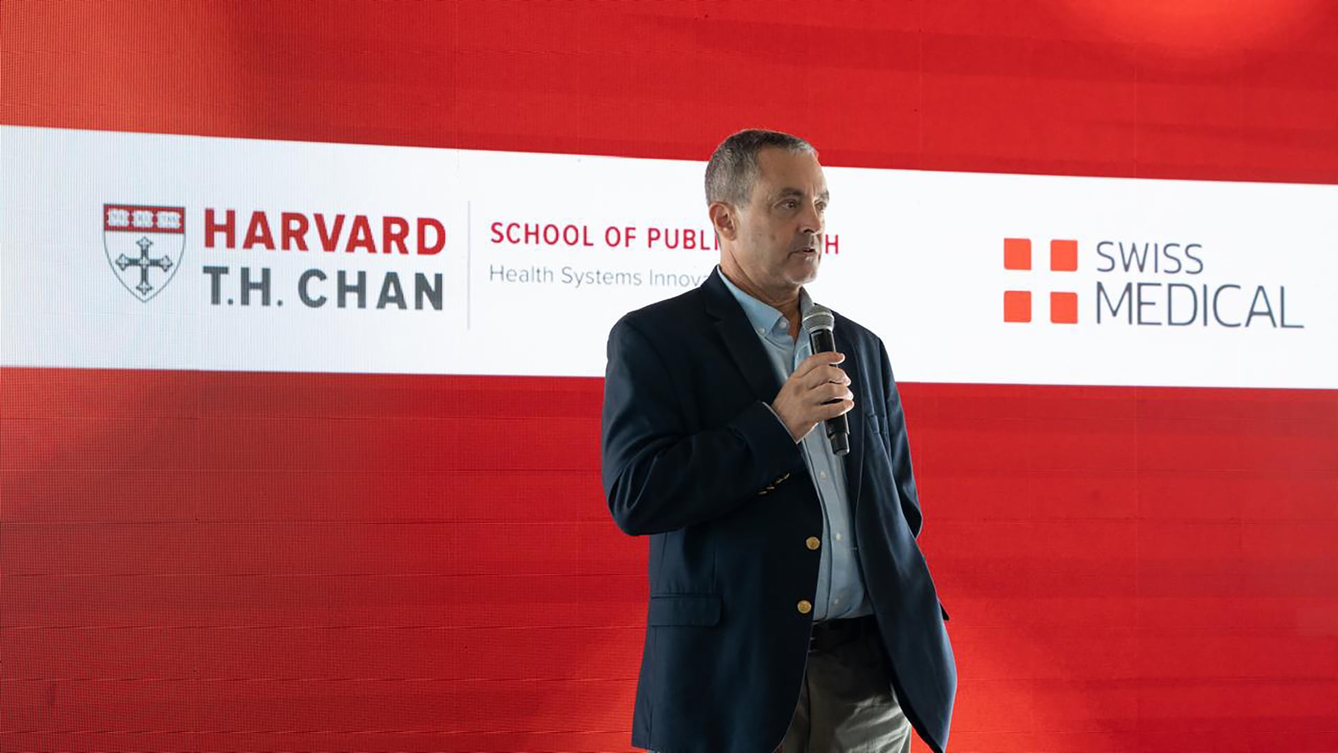 Gabriel Novick, director médico de Swiss Medical, destacó la importancia de la colaboración interdisciplinaria para generar impacto real en la atención sanitaria