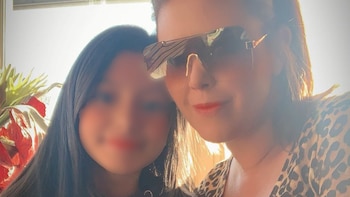 Alicia Machado junto a la