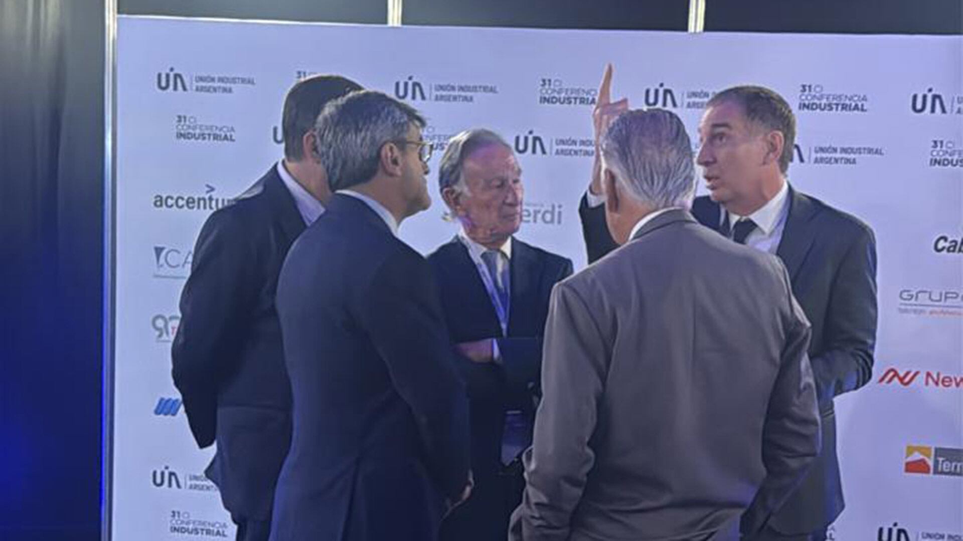 Las reformas y las inversiones, dos de los temas que hablaron los empresarios con Santilli