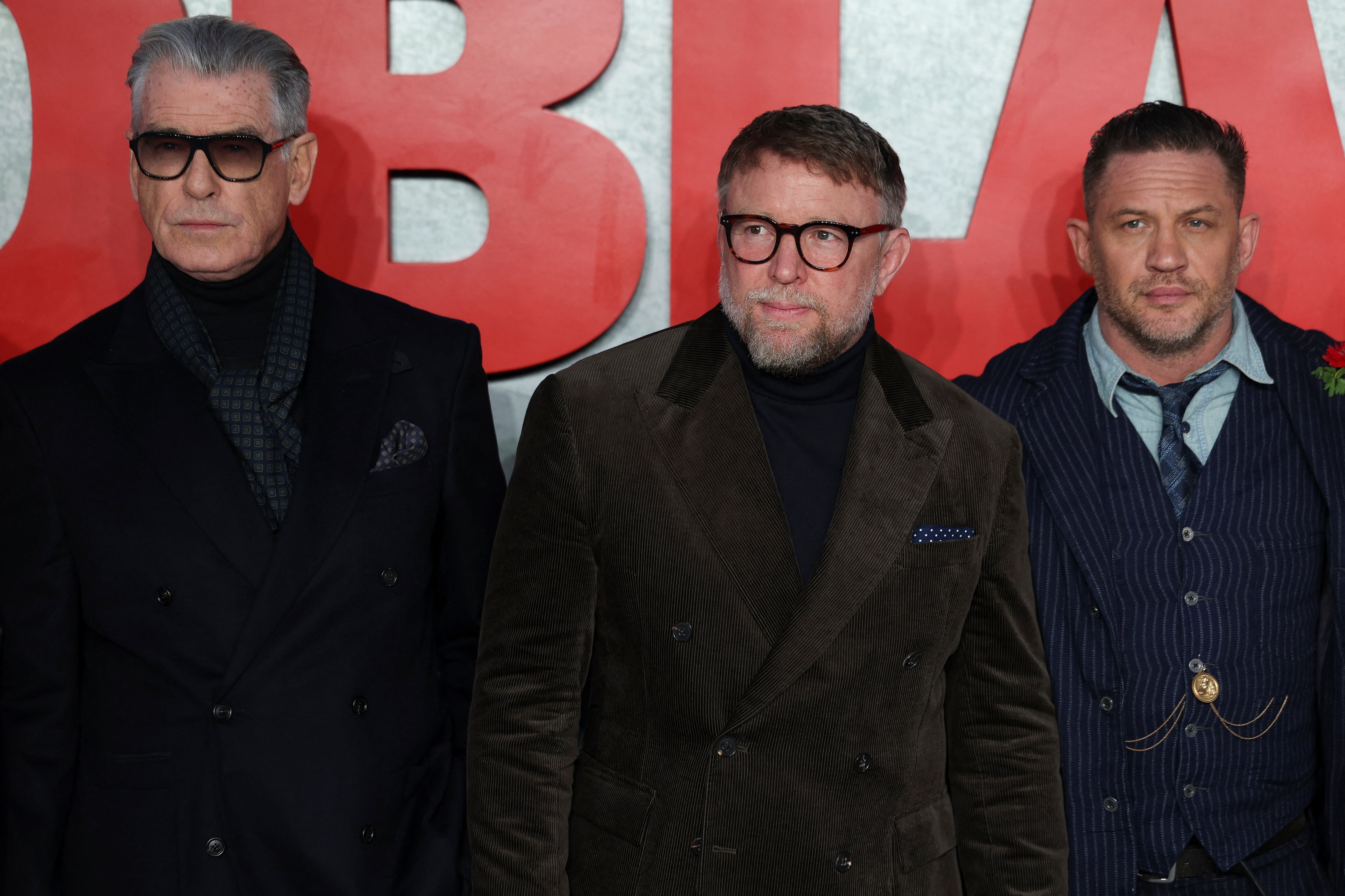 Tom Hardy, Pierce Brosnan y Helen Mirren lideran el elenco de una historia sobre una familia criminal dirigida por Guy Ritchie (REUTERS/Isabel Infantes)