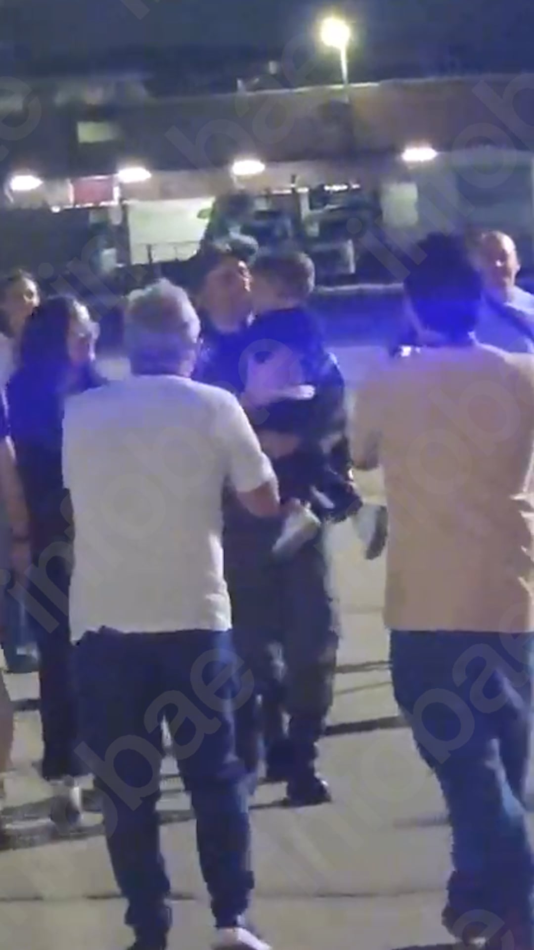 El momento del encuentro de Gallo con su hijo