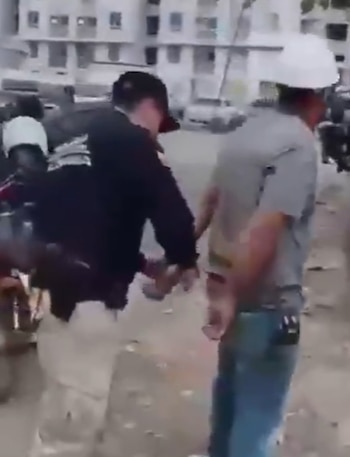 El hombre fue detenido mientras hacia labores de construcción - crédito Policía Nacional de Colombia