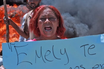 Vecinos de Emely Peguero pidieron justicia. La sociedad dominicana fue sacudida por la indignación al revelarse detalles del homicidio de la joven de 16 años y cinco meses de embarazo./ (El Día)