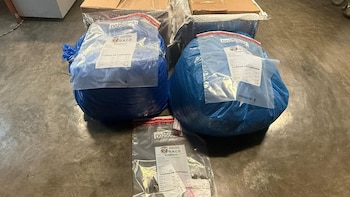 Las autoridades dominicanas incautan 35 libras de marihuana y cocaína en operativos en el aeropuerto de Las Américas