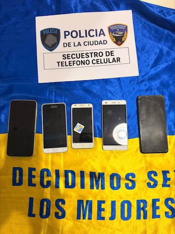 La Policía desarticuló una banda que vendía entradas falsas a turistas extranjeros para ver a Boca en La Bombonera