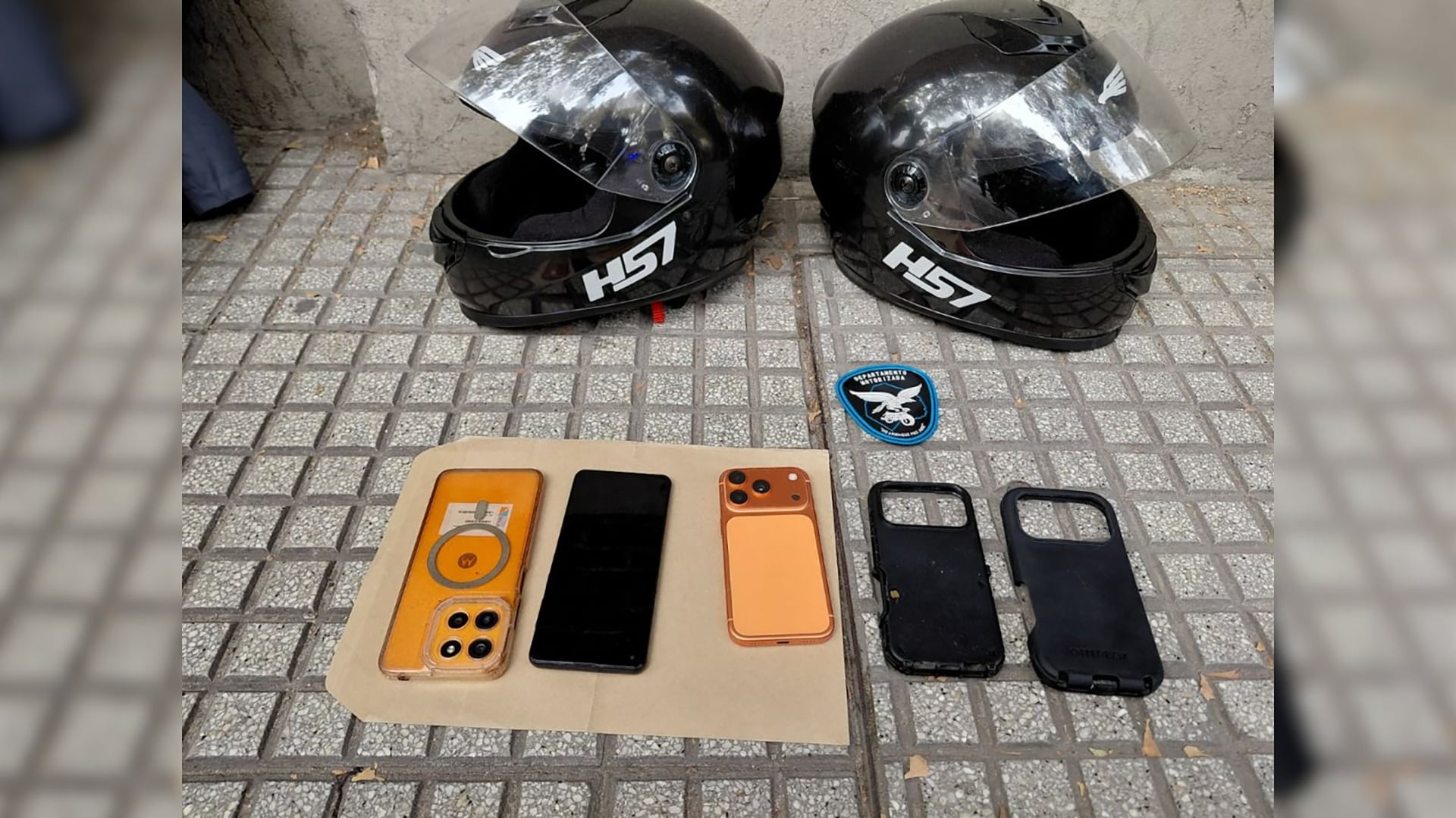 Los motochorros le habían robado el celular a una mujer en Humboldt y Paraguay