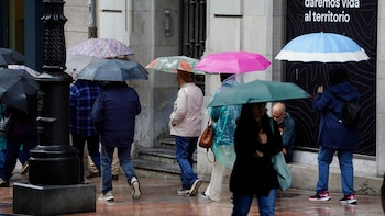 La llegada de una DANA provocará un cambio brusco del tiempo en España: la Aemet prevé lluvias intensas y una bajada acusada de los termómetros