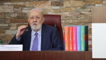 Tezanos avisa de los riesgos