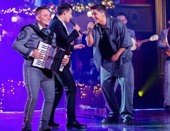 Pipe Bueno y Miguel Bueno cantaron en la final de Yo me llamo