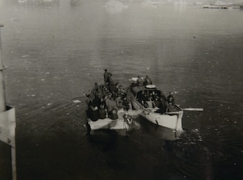 Desembarco de los expedicionarios a