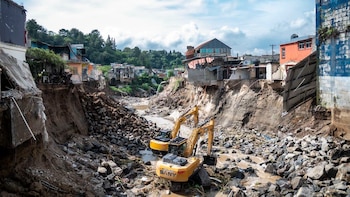 El Gobierno de Guatemala identifica 116 viviendas con daño severo tras el desbordamiento del río Pinula en Villa Hermosa