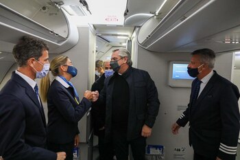 Alberto Fernández inició una gira