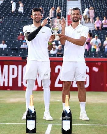 La dupla de Marcelo Arévalo y Mate Pavić sumó su cuarto título de la temporada y se consolidó entre las parejas más firmes del circuito de dobles. (Foto: Federación Salvadoreña de Tenis)