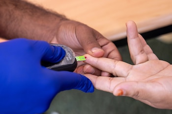 Investigadores detectaron 235 metabolitos asociados