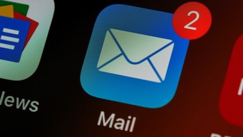 Si usas “Ocultar mi correo” de Apple, este fallo podría revelar tu dirección de correo real
